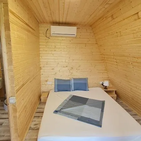 Vadu Cazare בית הארחה 3*